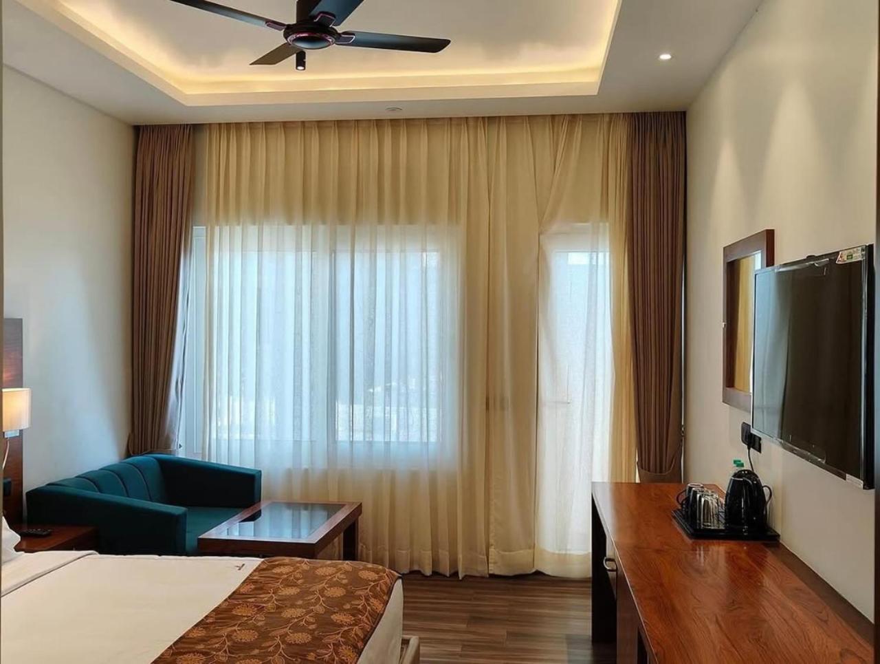 Hotel O Cean Suites Near Igi Airport New Delhi Eksteriør bilde