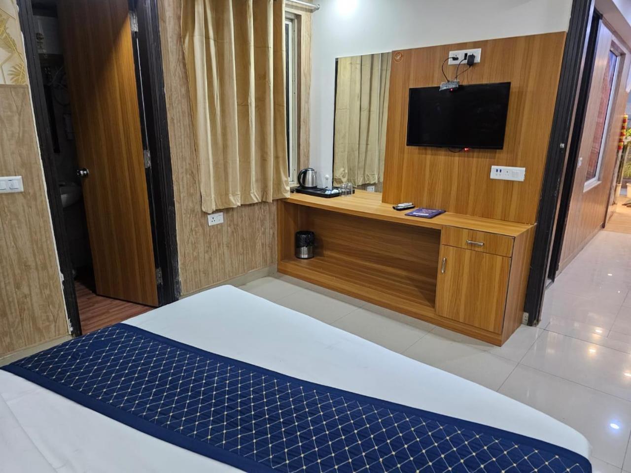 Hotel O Cean Suites Near Igi Airport New Delhi Eksteriør bilde